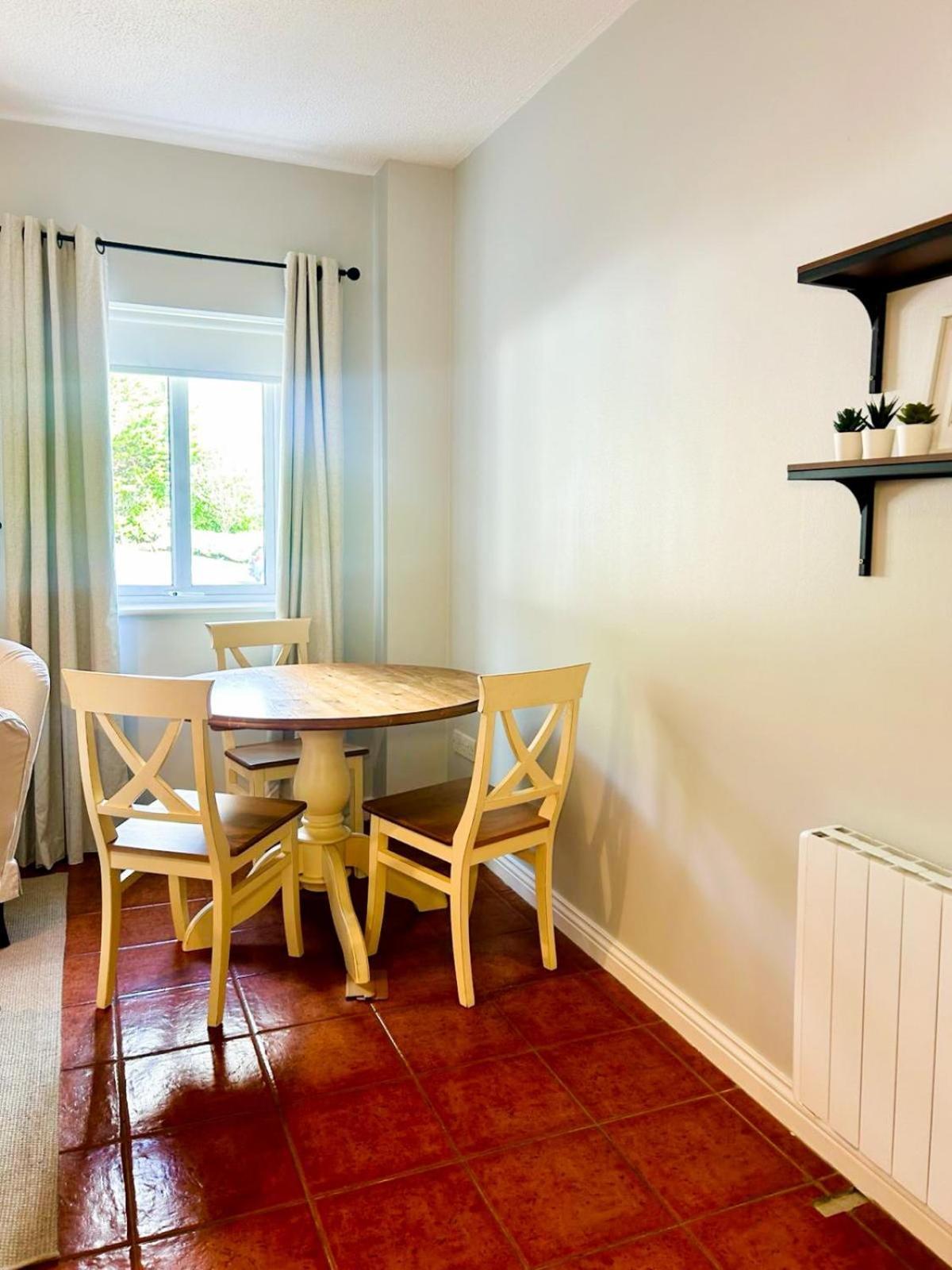 Nem House Apartment Galway Bagian luar foto